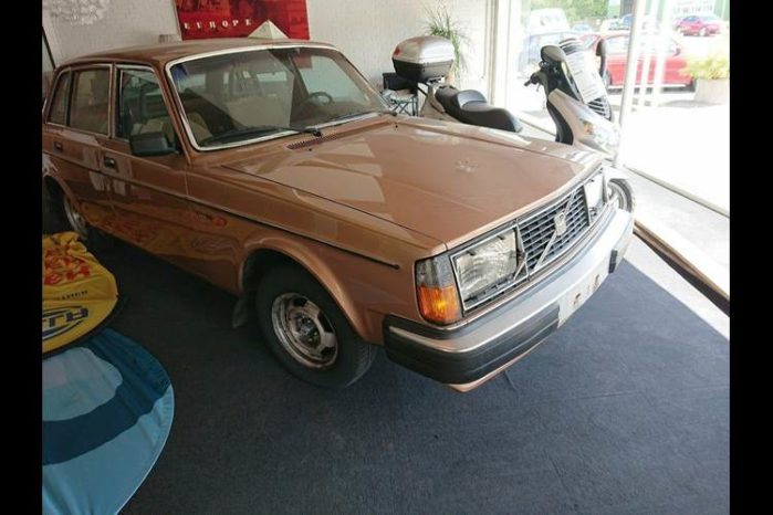 Volvo 200-Serie 240 2,1 GL full