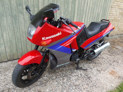 Kawasaki GPX 600 R full