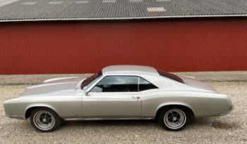 Buick Riviera V8 Coupe full