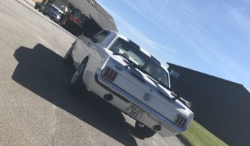 Ford Mustang V8 Coupe full