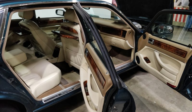 Daimler Sovereign Six X300 – luksusudgave af Jaguar XJ6 full