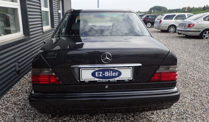 Mercedes-Benz E-Klasse (W124) 500E full