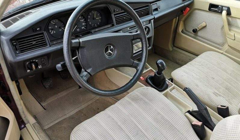 Mercedes-Benz 190 (W201) 2,5 D full
