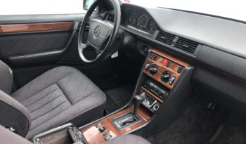 Mercedes-Benz E-Klasse (W124) 300D full