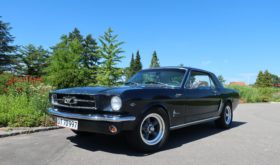 Ford Mustang coupe