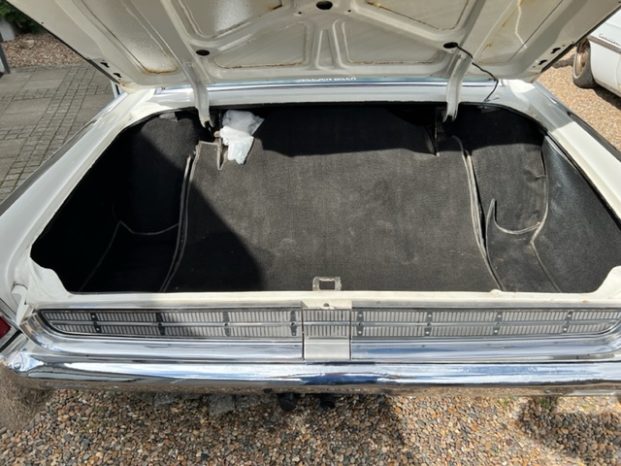 Lincoln Continental 4 door hard top full