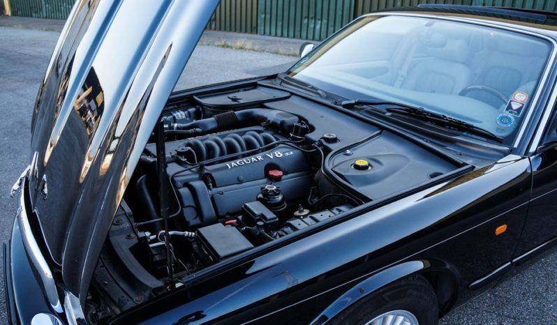 Jaguar XJ8 4 dørs sedan sovereign full