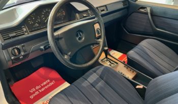 Mercedes-Benz E-Klasse (W124) 230 CE Coupe full