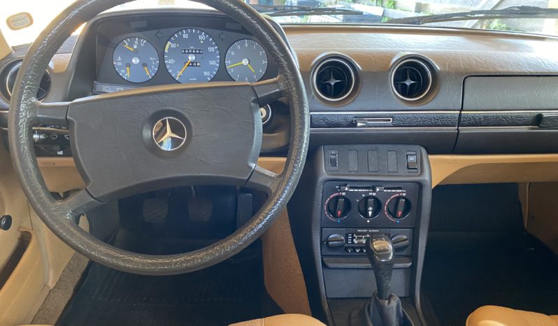 Mercedes-Benz 200-300 (W123) 240D full