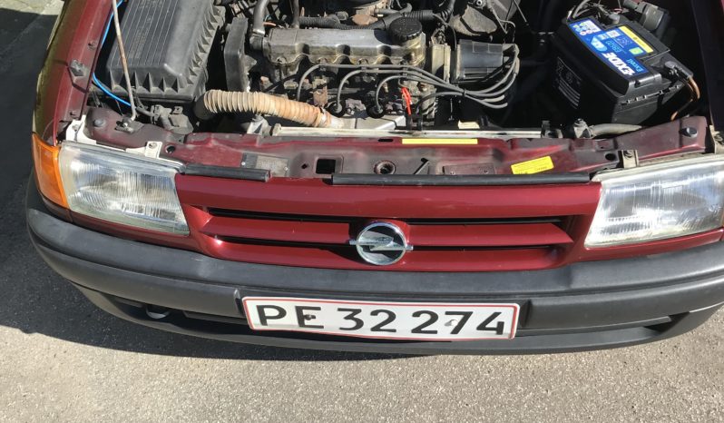 Opel Astra 1,6i GL full
