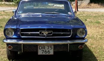 Ford Mustang sedan full