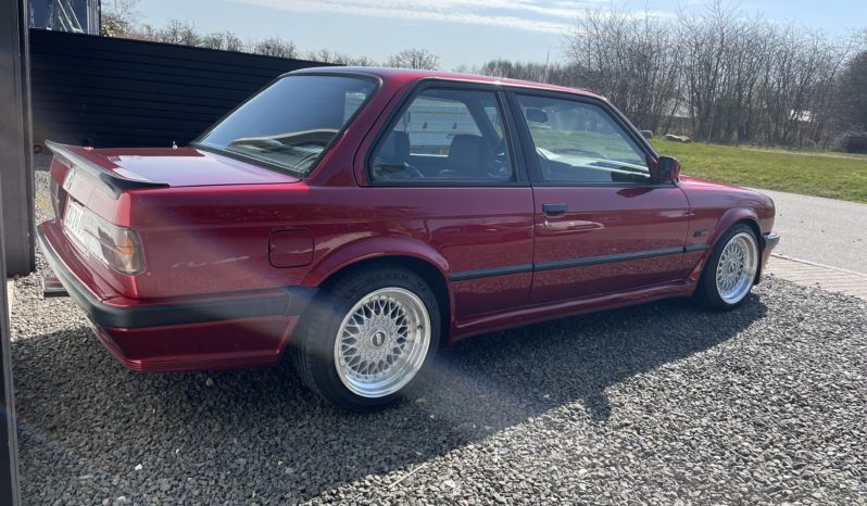 BMW 3-serie E30 320i M-tech full