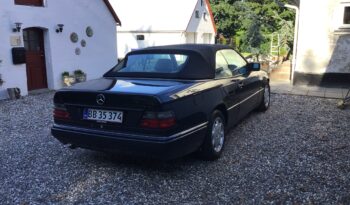 Mercedes-Benz E-Klasse (W124) E220 2,2 Cabriolet full