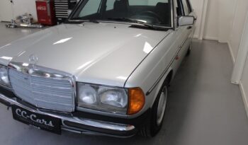 Mercedes-Benz 200-300 (W123) 200 2,0 aut. full