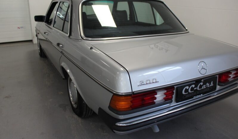 Mercedes-Benz 200-300 (W123) 200 2,0 aut. full