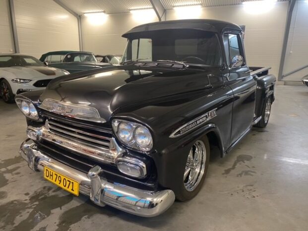 Chevrolet 3100 Apache Pickup full