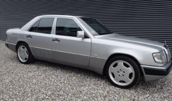 Mercedes-Benz E-Klasse (W124) 300 E full