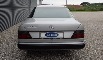 Mercedes-Benz E-Klasse (W124) 300 E full