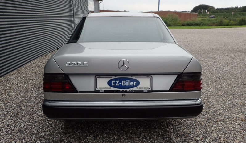 Mercedes-Benz E-Klasse (W124) 300 E full