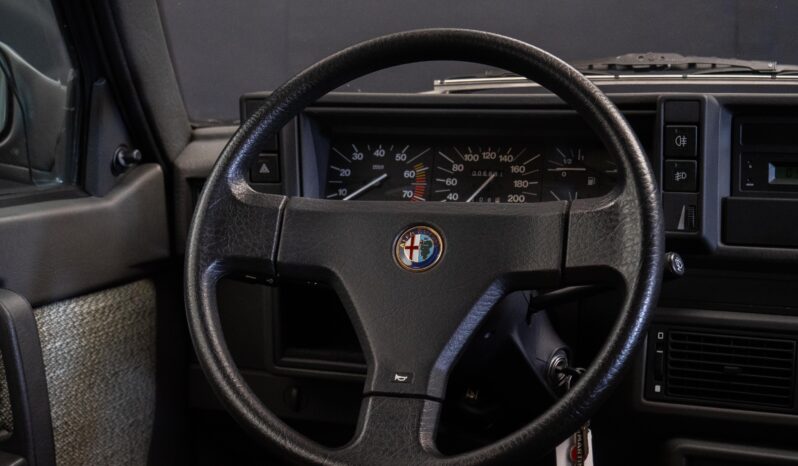 Alfa Romeo 75 1,6 full