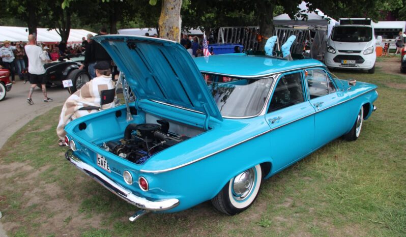 Chevrolet Corvair 700 full