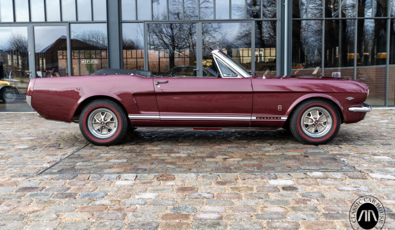 Ford Mustang GT Convertible full