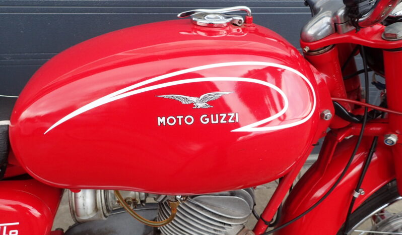 Moto Guzzi Stornello 125 Turismo full