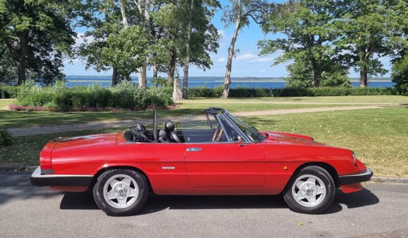 Alfa Romeo Spider 2 seater full