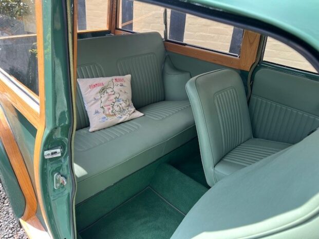 Morris Minor Traveller full