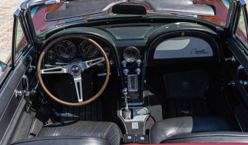 Chevrolet Corvette Sting Ray Convertible full