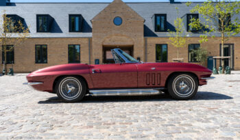 Chevrolet Corvette Sting Ray Convertible full