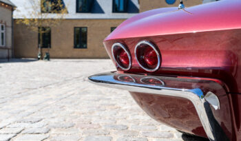 Chevrolet Corvette Sting Ray Convertible full