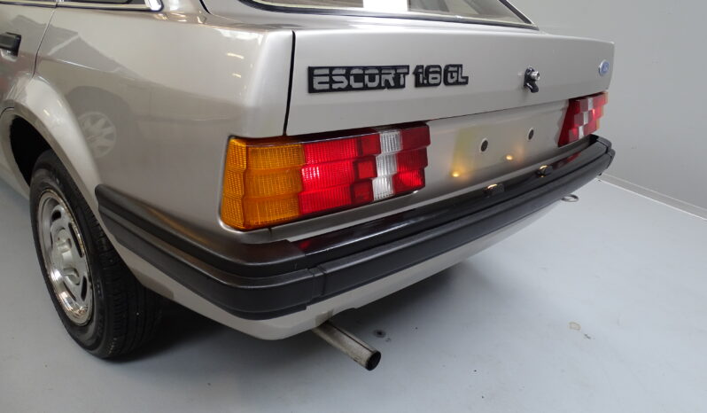 Ford Escort 1,6 GL full