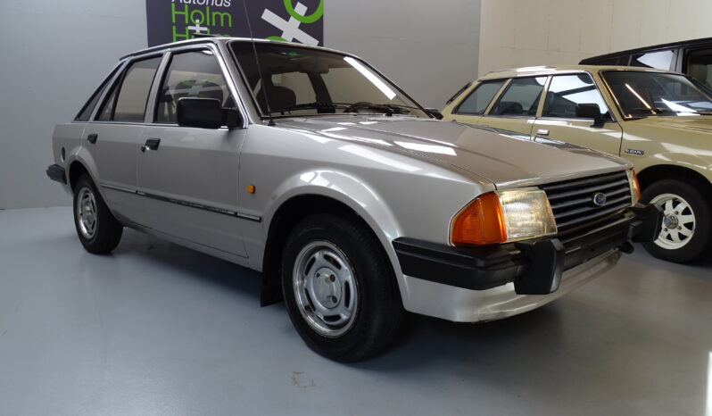 Ford Escort 1,6 GL full