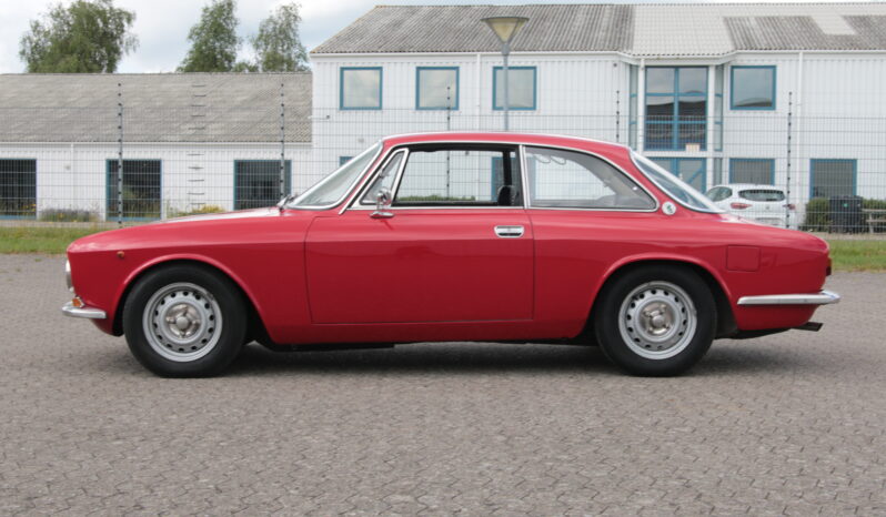 Alfa Romeo 1600 GT Junior full