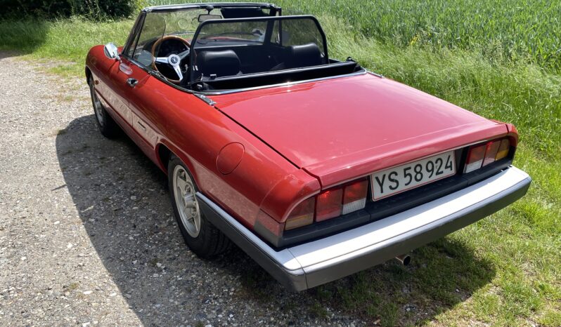 Alfa Romeo Spider 2 seater full