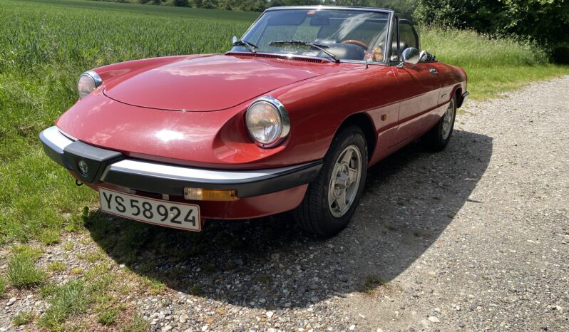 Alfa Romeo Spider 2 seater full