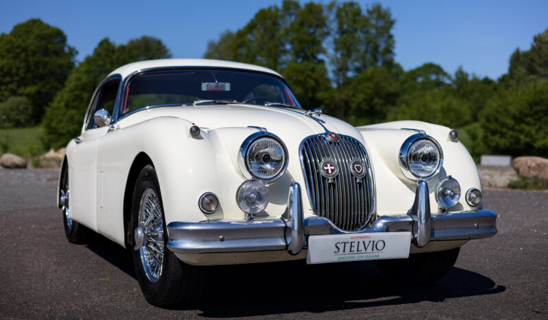 Jaguar XK 150 FHC full