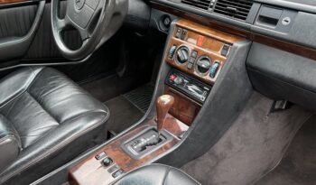 Mercedes-Benz E-Klasse (W124) 320 4d. aut. full