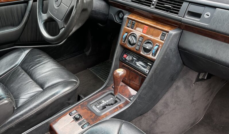 Mercedes-Benz E-Klasse (W124) 320 4d. aut. full