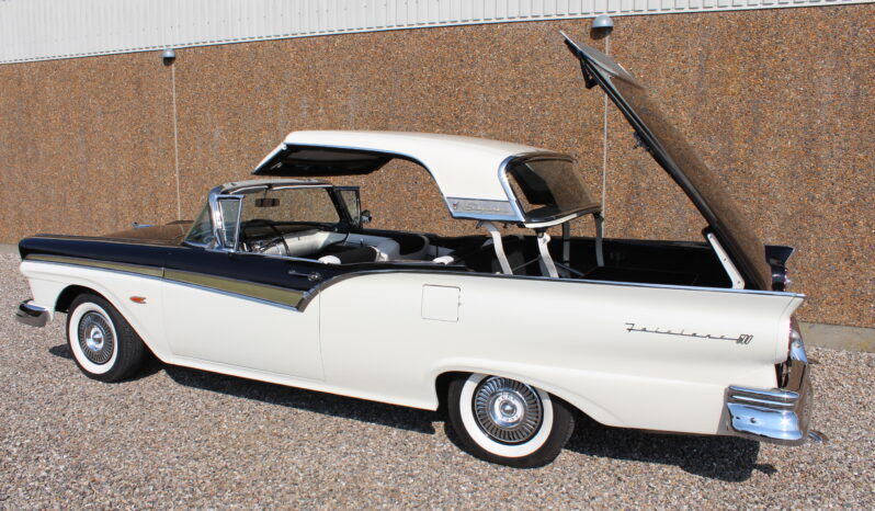 Ford Fairlane Skyliner full