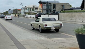 Ford Mustang coupe full