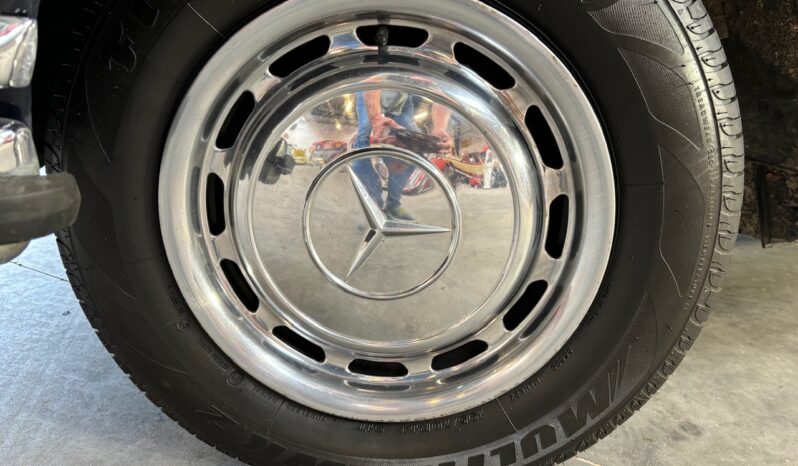 Mercedes-Benz 220-280 (W111) coupe full
