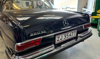 Mercedes-Benz 220-280 (W111) coupe full