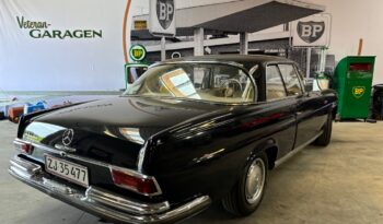 Mercedes-Benz 220-280 (W111) coupe full