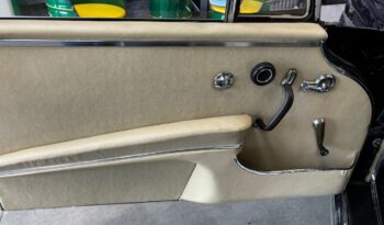 Mercedes-Benz 220-280 (W111) coupe full