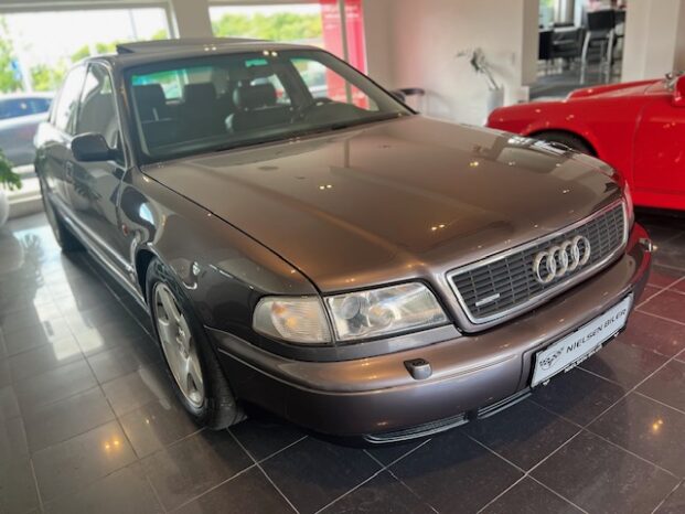 Audi A8 4,2 V8 Quattro full