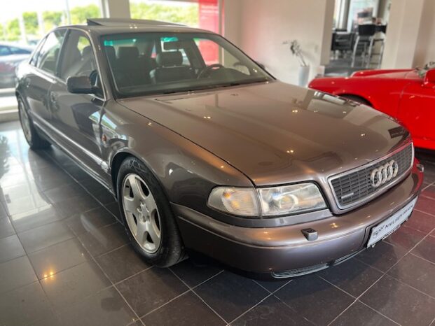 Audi A8 4,2 V8 Quattro full