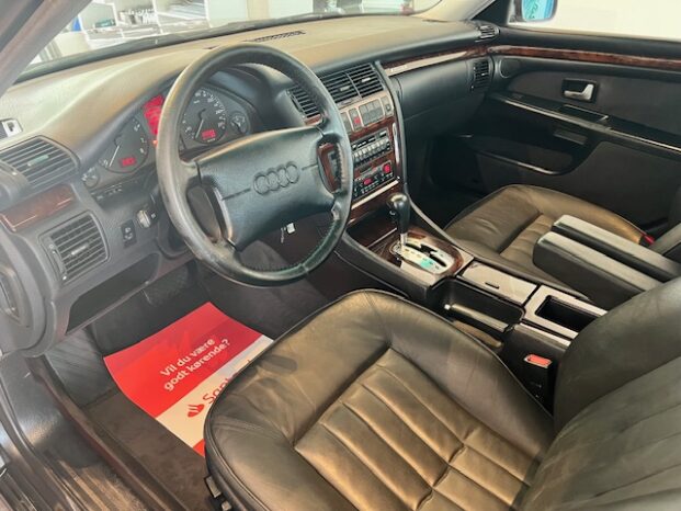 Audi A8 4,2 V8 Quattro full