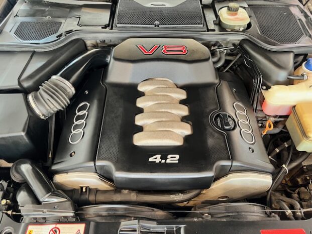 Audi A8 4,2 V8 Quattro full